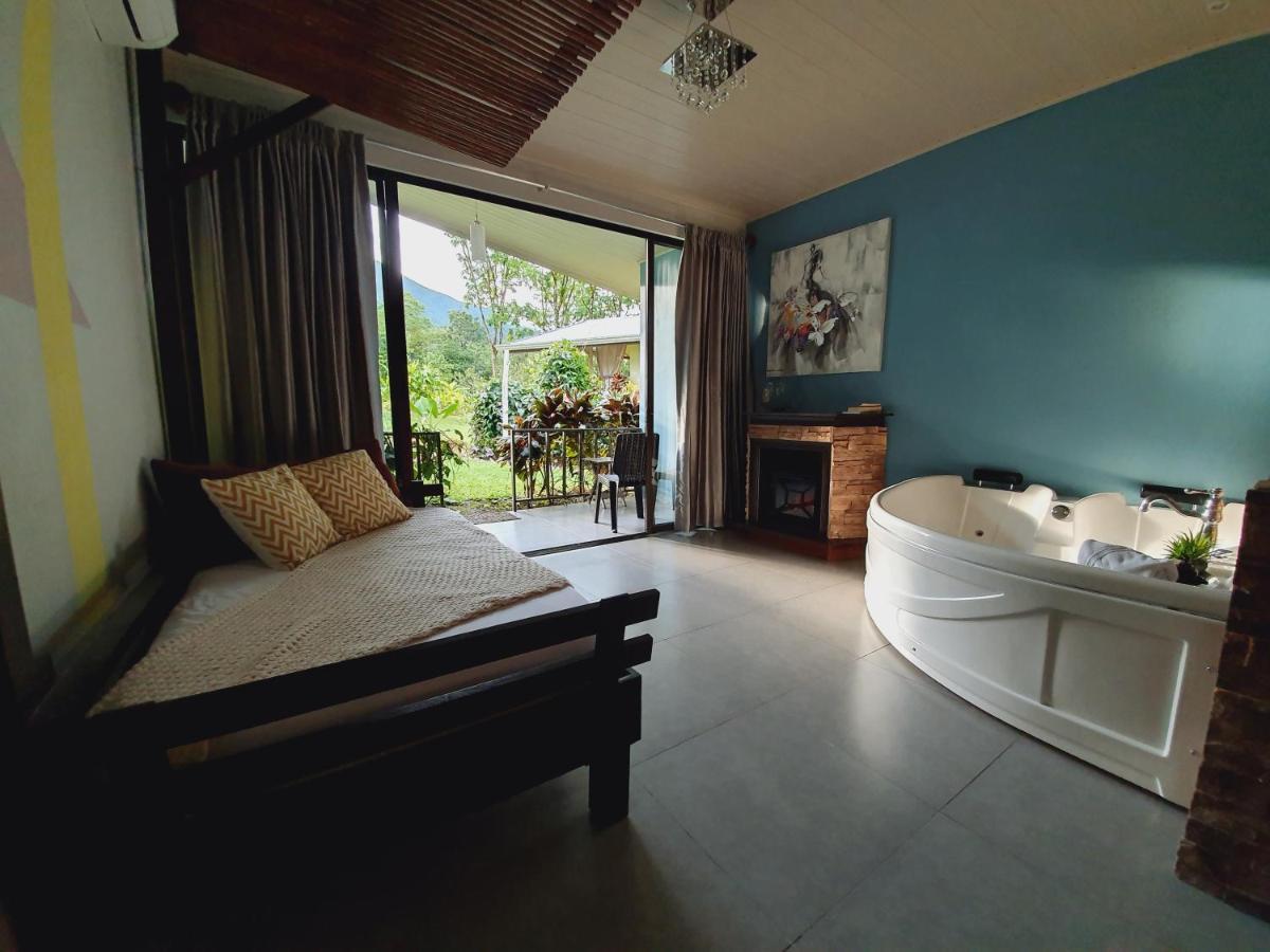 Yellow Tree Suites La Fortuna Exterior foto