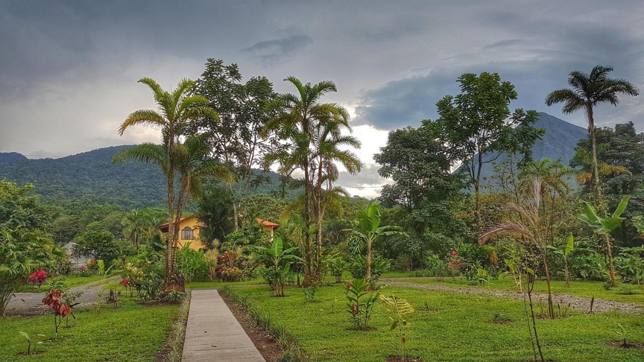 Yellow Tree Suites La Fortuna Exterior foto