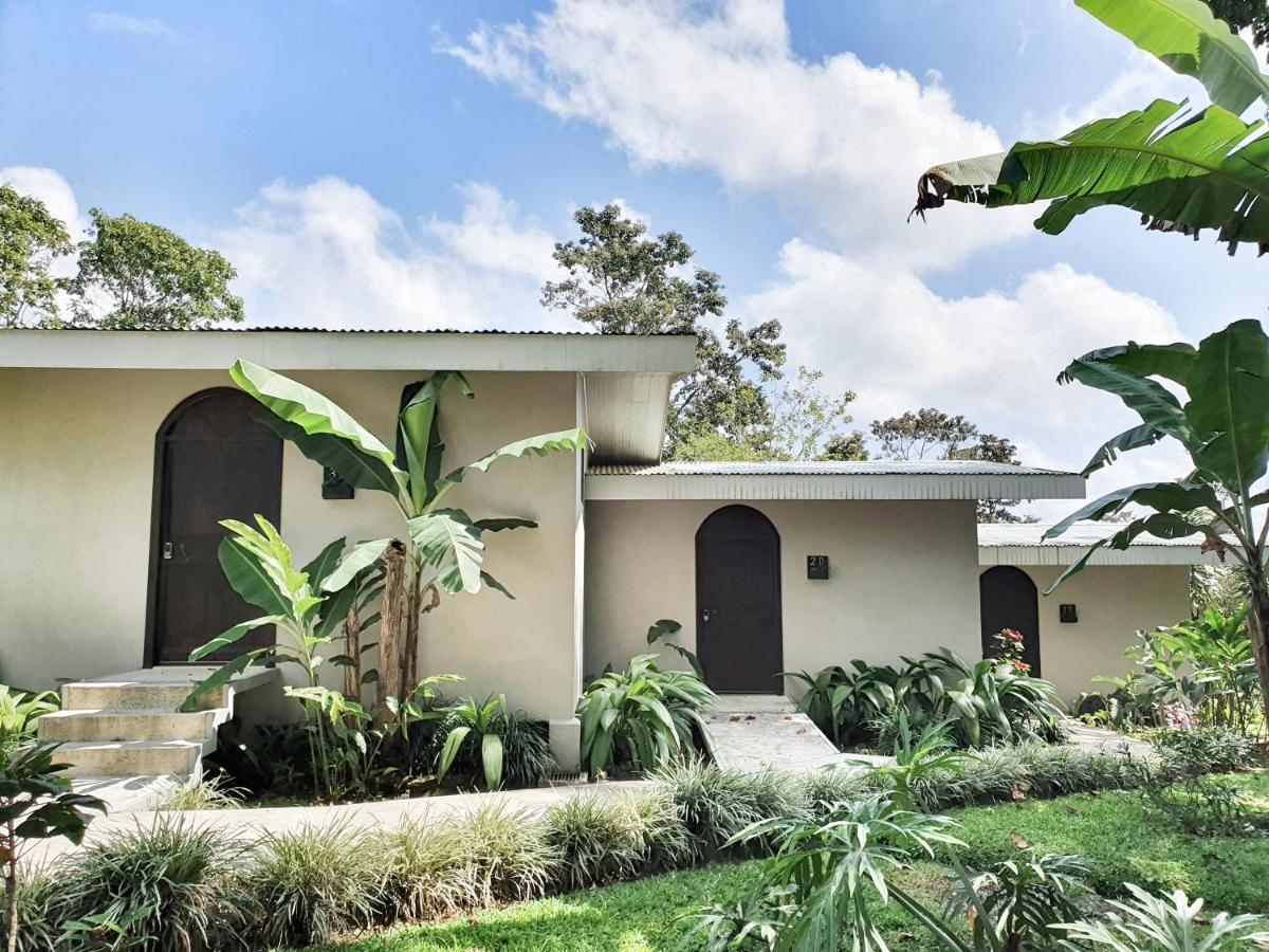 Yellow Tree Suites La Fortuna Exterior foto