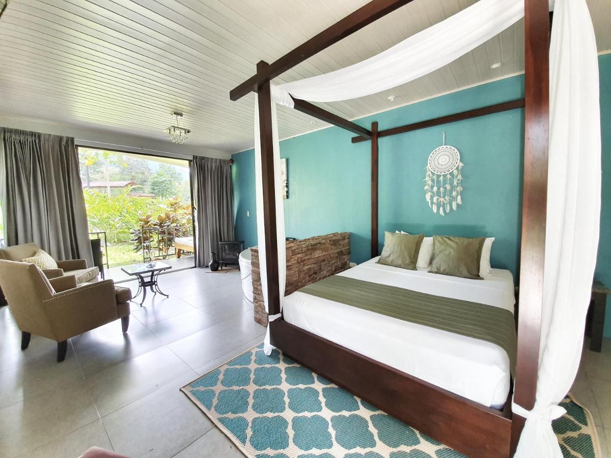 Yellow Tree Suites La Fortuna Exterior foto
