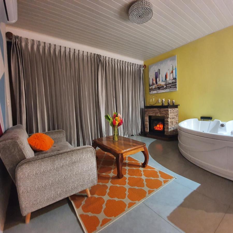 Yellow Tree Suites La Fortuna Exterior foto